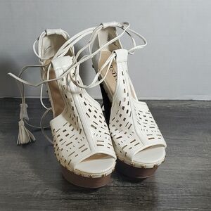 JustFab White Cutout Platform Sandals